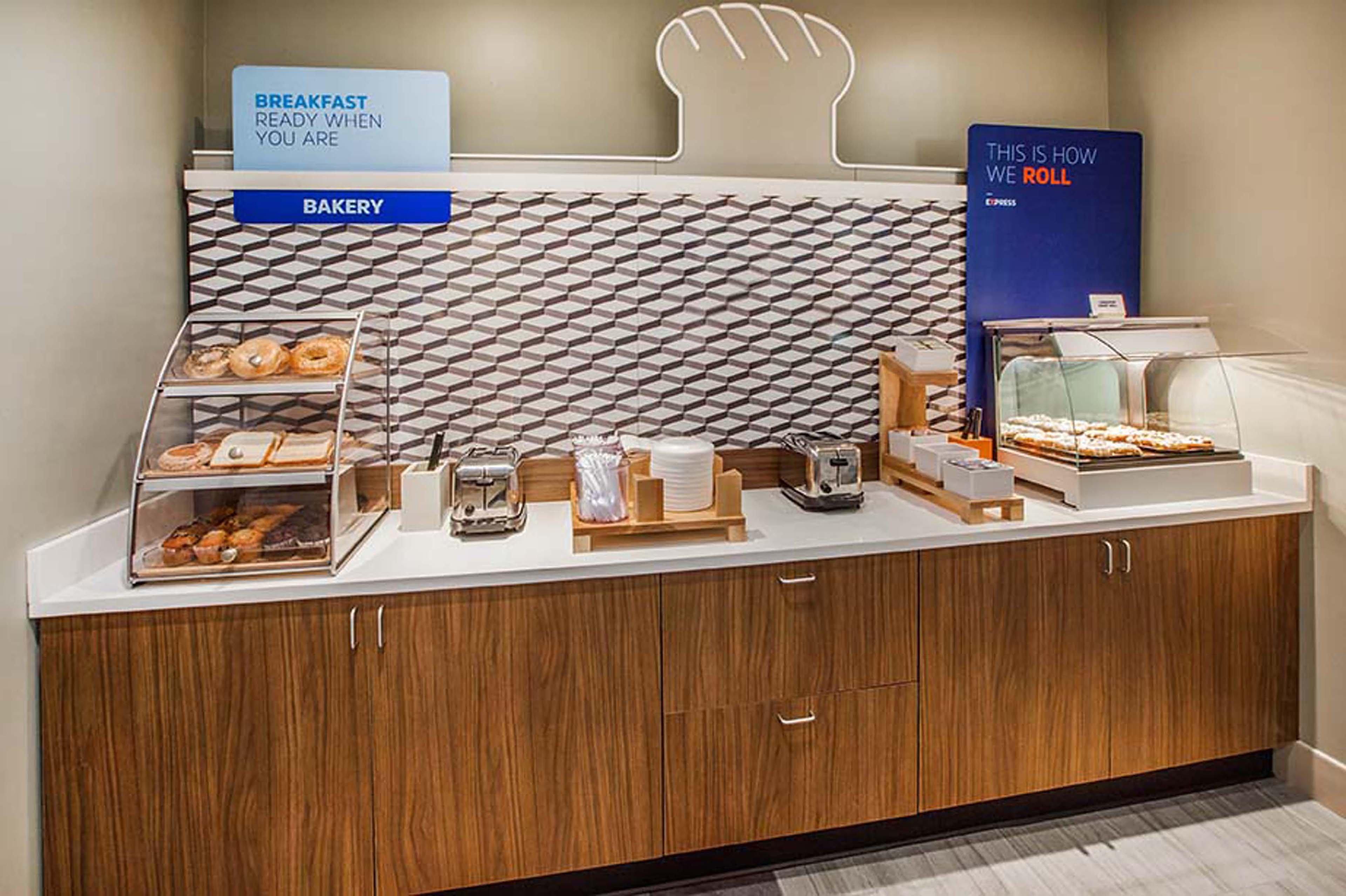 Holiday Inn Express Queensbury-Lake George Area By Ihg Eksteriør bilde