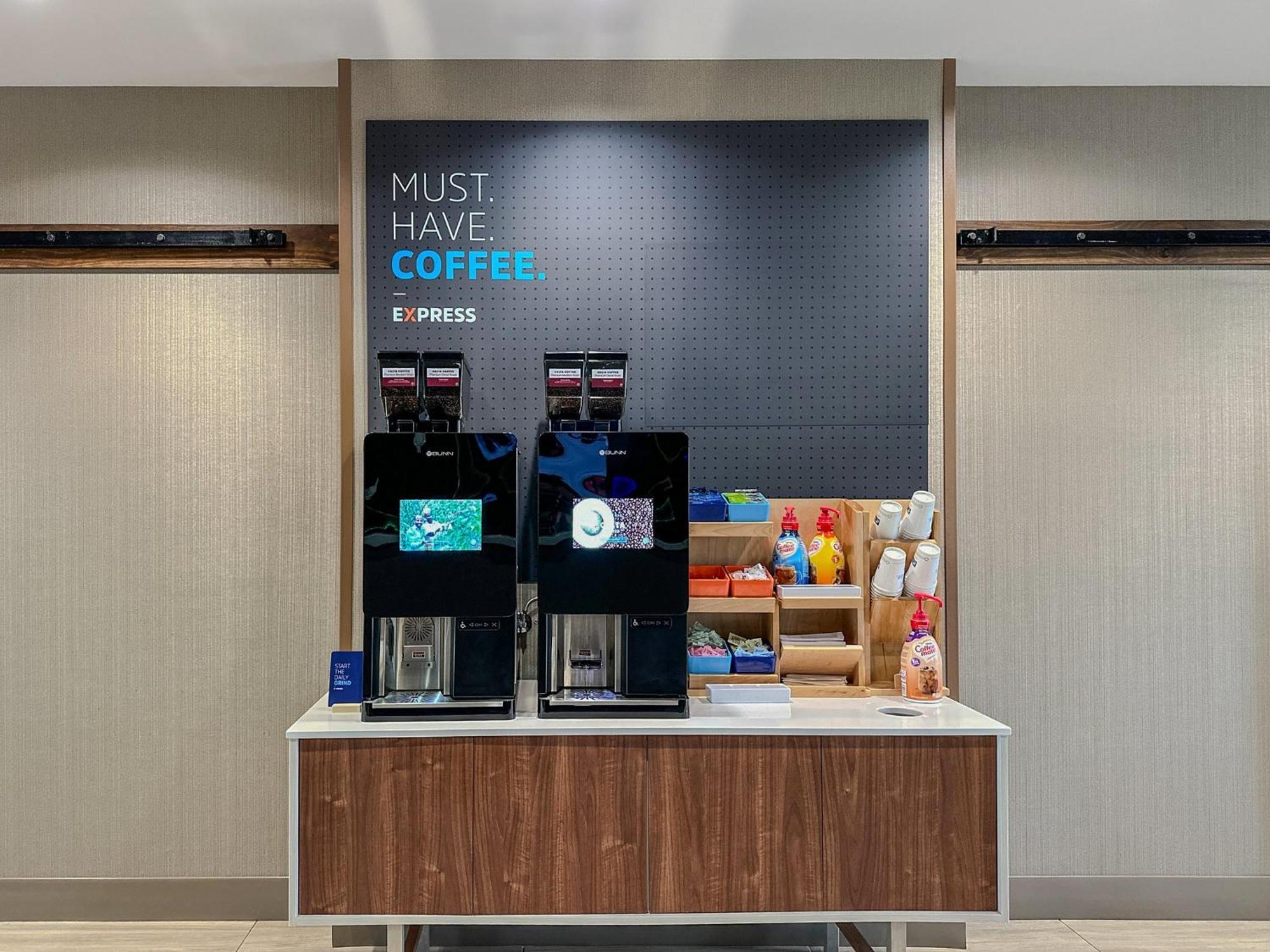 Holiday Inn Express Queensbury-Lake George Area By Ihg Eksteriør bilde